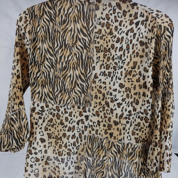 Essentials Milano blouse size XL - Picture 2 of 5